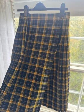 Women's Black and Yellow Plaid Pleated Skirt - Y2K Clueless gem